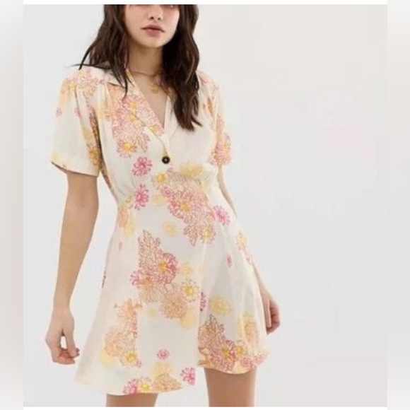 Free People Hawaii Mini Dress Cream Floral Short Sleeve Collared Y2K Size Small - Picture 1 of 12